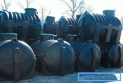 Plastic septic tanks