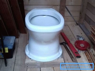 Plastic toilet bowl for the dacha