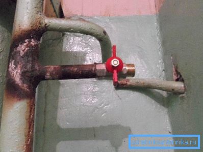 Connection to metal pipes