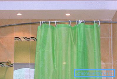 Similar models can be used even around the perimeter of the entire bathroom, but it is necessary to choose the desired width of the material or use two curtains