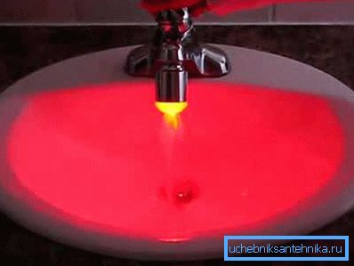 Lights in a small sink. Lights in a small sink.