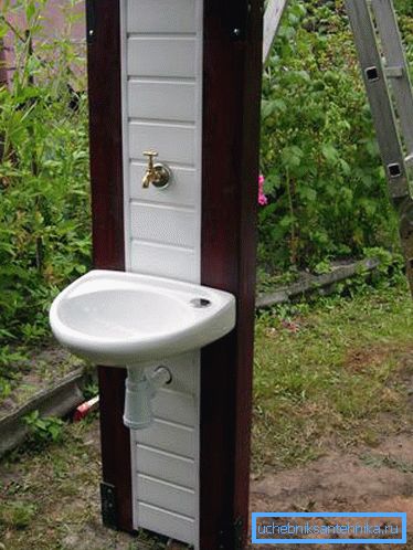 Suspended ceramic sink for summer washbasin Suspended ceramic sink for summer washbasin