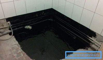 Floor covered with bitumen waterproofing Floor covered with bitumen waterproofing