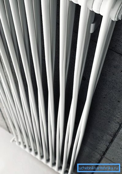 Tubular heated towel rail