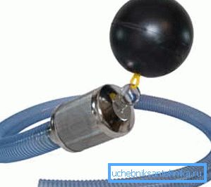 Float and flexible hose for special models that produce water under the surface Float and flexible hose for special models that produce water under the surface