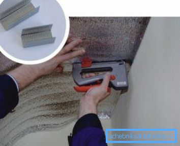 The ceiling must be protected by a special heat insulator. The ceiling must be protected by a special heat insulator.