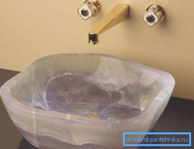 The stunning beauty of the onyx bowl The stunning beauty of the onyx bowl