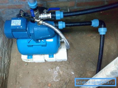 Superficial pump station with the hydroaccumulator. Superficial pump station with the hydroaccumulator.