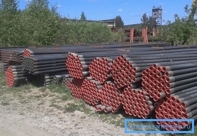 Proper storage of pipes. Proper storage of pipes.