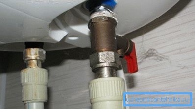 Safety valve on the liner to the boiler.