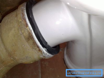 When dismantling the old device, pay attention to the method of its connection and the type of the drain pipe. When dismantling the old device, pay attention to the method of its connection and the type of the drain pipe.