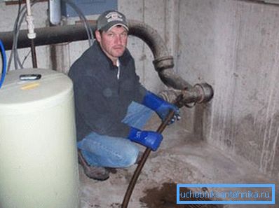 When working, we recommend a little distance from the source of impact. Water (or something else) may rush at any time. When working, we recommend a little distance from the source of impact. Water (or something else) may rush at any time.