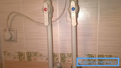 It is better to connect the device with rigid connections. It is better to connect the device with rigid connections.