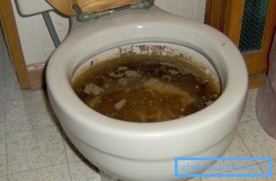 The reason for this is a condom stuck in a sewer pipe.
