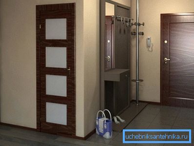 The hall in the photo is devoid of heating devices and is heated by the rooms. The hall in the photo is devoid of heating devices and is heated by the rooms.