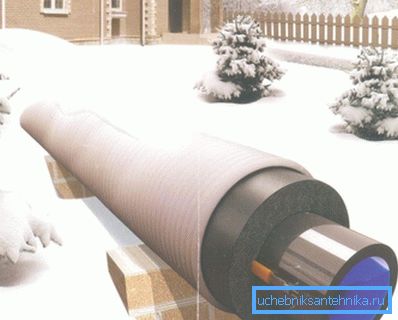 The use of heating systems allows you to make communications even on the surface of the earth, but in this case it is necessary to insulate the pipeline with high quality The use of heating systems allows you to make communications even on the surface of the earth, but in this case it is necessary to insulate the pipeline with high quality