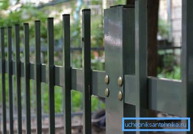 Applications in the manufacture of fences