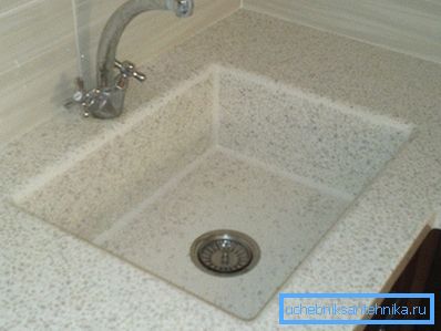 An example of the use of artificial stone.