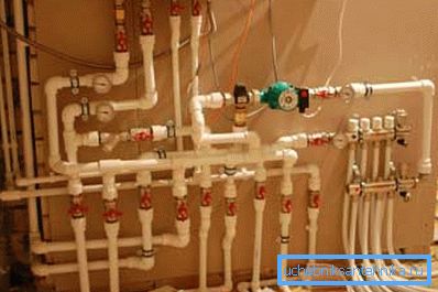 Example of a collector for a horizontal heating system Example of a collector for a horizontal heating system