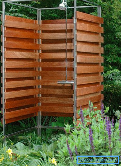 An example of a combination of steel and wood. An example of a combination of steel and wood.