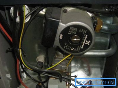 Example of a pump built into the heater Example of a pump built into the heater