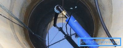Punched hole for the pipe in the well and the connected pipe.