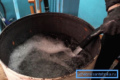 We continue until clear water begins to flow into the barrel. We continue until clear water begins to flow into the barrel.