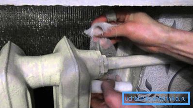 Impregnated with alabaster and cement pieces of gauze must be tightly wound in place of the leak Impregnated with alabaster and cement pieces of gauze must be tightly wound in place of the leak