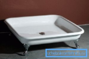 The simplest product of cast iron is usually molded with legs and racks, although there are exceptions The simplest product of cast iron is usually molded with legs and racks, although there are exceptions