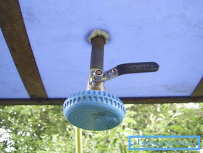 The simplest technical solution to realize controlled drainage of water from the tank, followed by spraying The simplest technical solution to realize controlled drainage of water from the tank, followed by spraying
