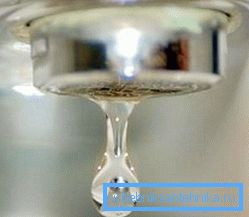 Water leaks from the tap often lead to the formation of ice in the sewer Water leaks from the tap often lead to the formation of ice in the sewer