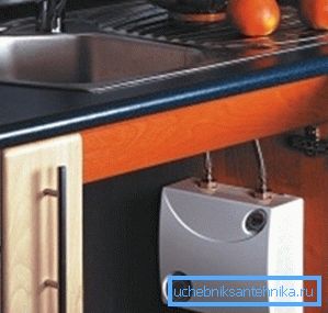 Flow-through boiler under the kitchen sink Flow-through boiler under the kitchen sink