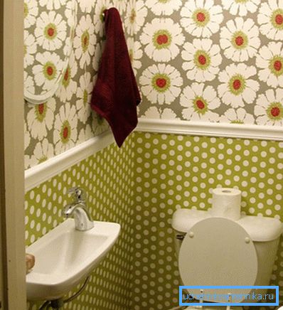 Rectangular sink in a small bathroom Rectangular sink in a small bathroom