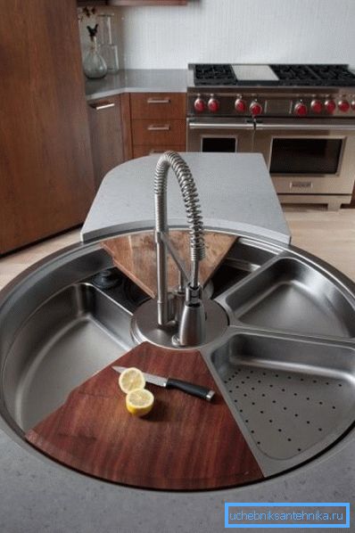 The kitchen sink can also be original.