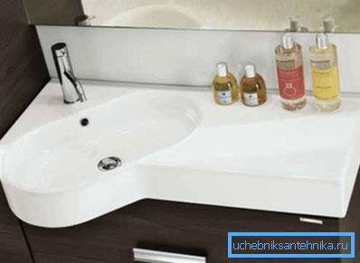 Sink with a table on the right. Sink with a table on the right.