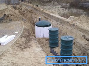 The distance between the differential septic tanks is not less than 2m. The distance between the differential septic tanks is not less than 2m.