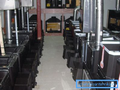 Various types of metal fireboxes that can be used both independently and sheathed in brick Various types of metal fireboxes that can be used both independently and sheathed in brick