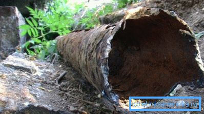 Destruction of underground pipeline as a result of electrochemical corrosion. Destruction of underground pipeline as a result of electrochemical corrosion.