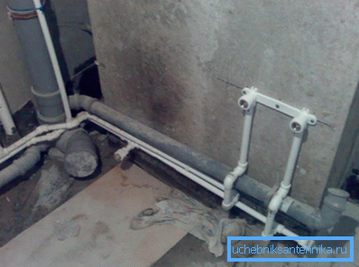 Sewage and plumbing without walls Sewage and plumbing without walls