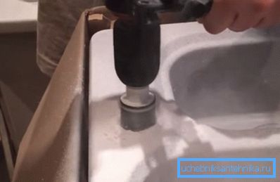 Repairing a ceramic sink - drilling a hole Repairing a ceramic sink - drilling a hole
