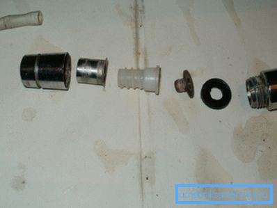 The thread of the shower hose may be soured, so you have to unscrew the nut with effort The thread of the shower hose may be soured, so you have to unscrew the nut with effort