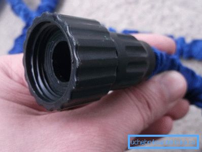 Threaded hose connection for connecting to a faucet. Threaded hose connection for connecting to a faucet.