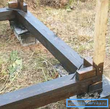 Rostverk with supports attached to it Rostverk with supports attached to it