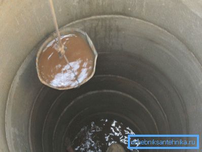 Rusty water in the well. Rusty water in the well.