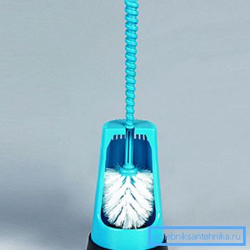 The brush bristle must not come into contact with water during storage. The brush bristle must not come into contact with water during storage.