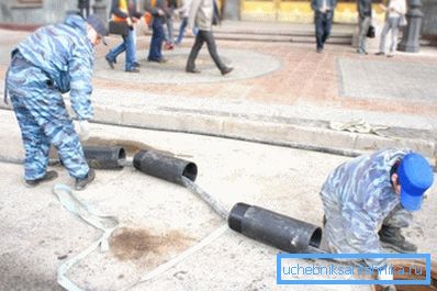 Pipeline segments are pulled after the punch