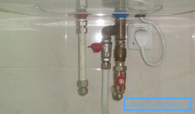 The installation scheme with a tee at the end is very original, although many experts consider it impractical The installation scheme with a tee at the end is very original, although many experts consider it impractical