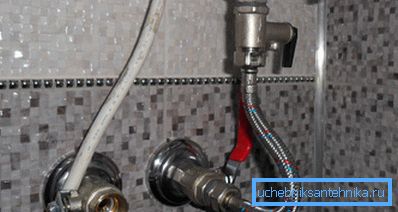 Flexible hoses allow you to quickly and reliably attach faucets and plumbing and kitchen equipment to communications Flexible hoses allow you to quickly and reliably attach faucets and plumbing and kitchen equipment to communications