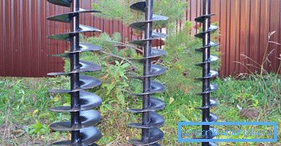 Auger drilling pipes with spiral blades. Auger drilling pipes with spiral blades.