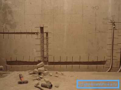The grooves allow you to increase the useful space in the room by hiding the pipeline in the walls The grooves allow you to increase the useful space in the room by hiding the pipeline in the walls
